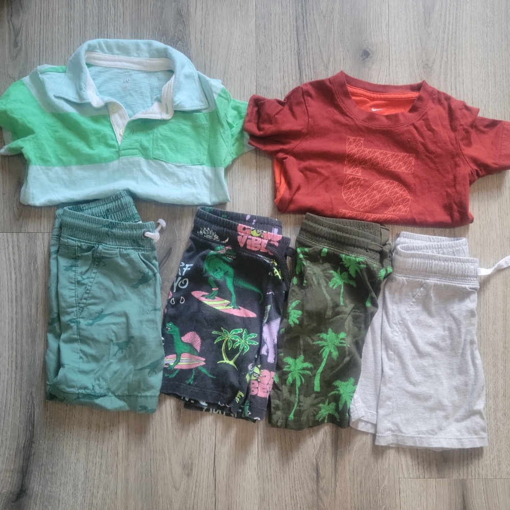 Size 3T Bundle of boys shorts and shirts